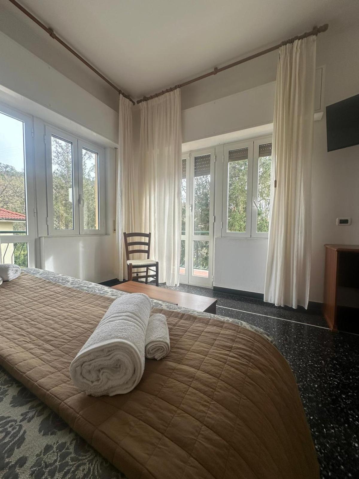 Hotel La Pineta Cogoleto Eksteriør billede