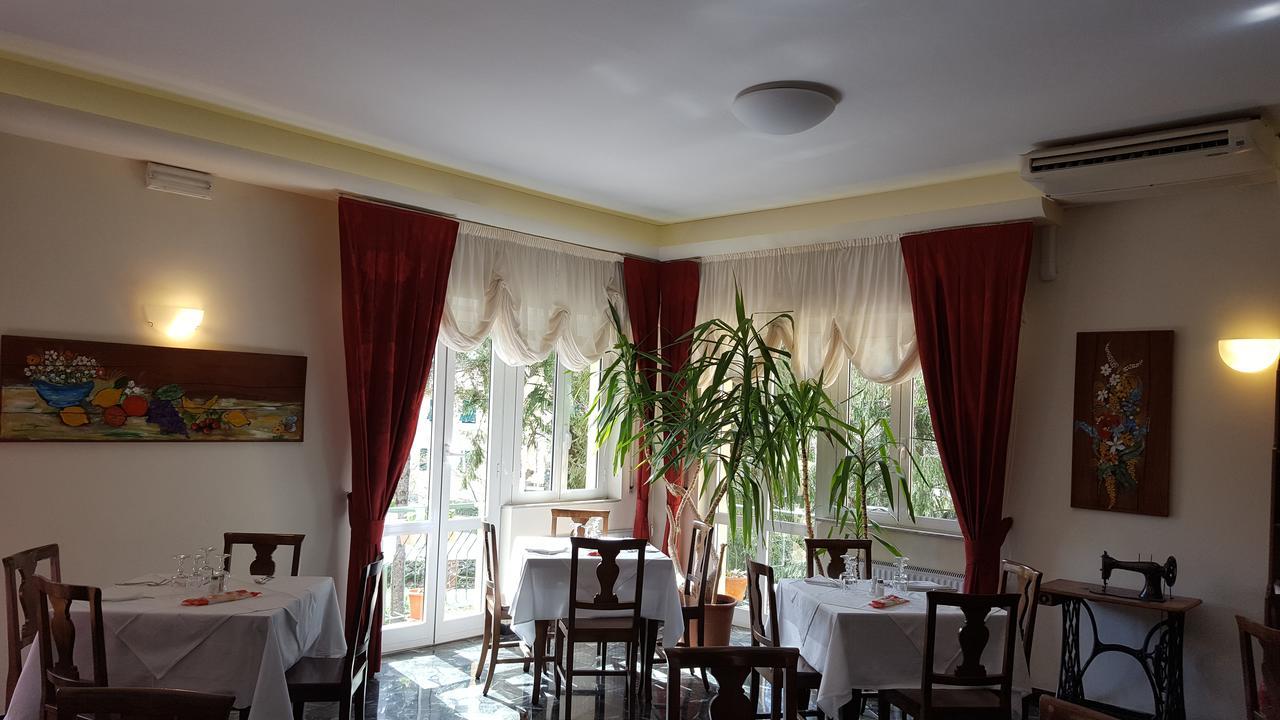 Hotel La Pineta Cogoleto Eksteriør billede